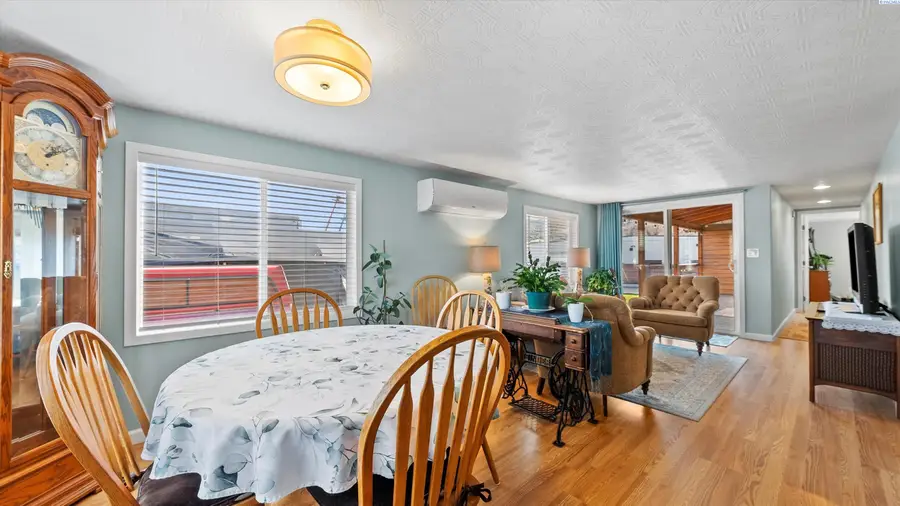 5931 Deer St, West Richland, WA 99353-9730 - Image #3