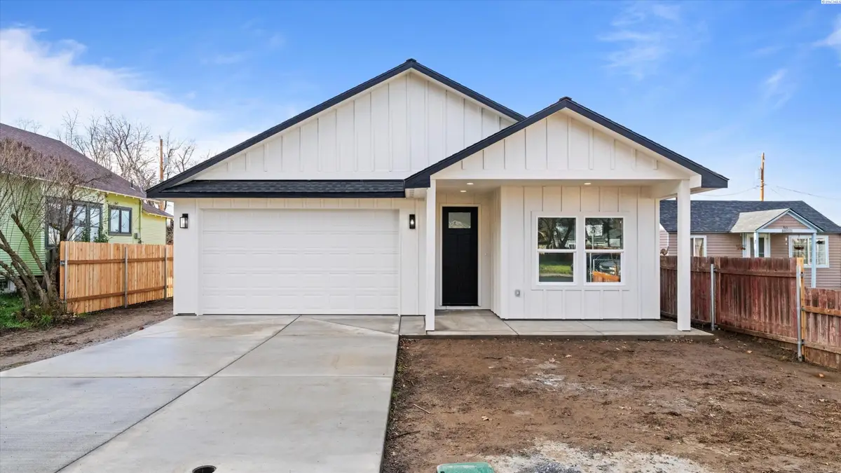 919 Brown St, Prosser, WA 99350 - Image #1