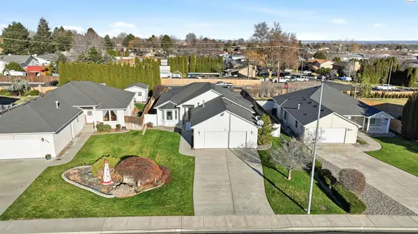 405 W Canyon Lakes Drive, Kennewick, WA 99337