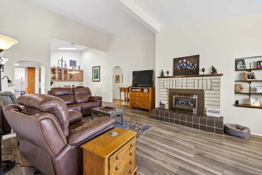 1928 Meadows Dr North, Richland, WA 99352 - Image #3