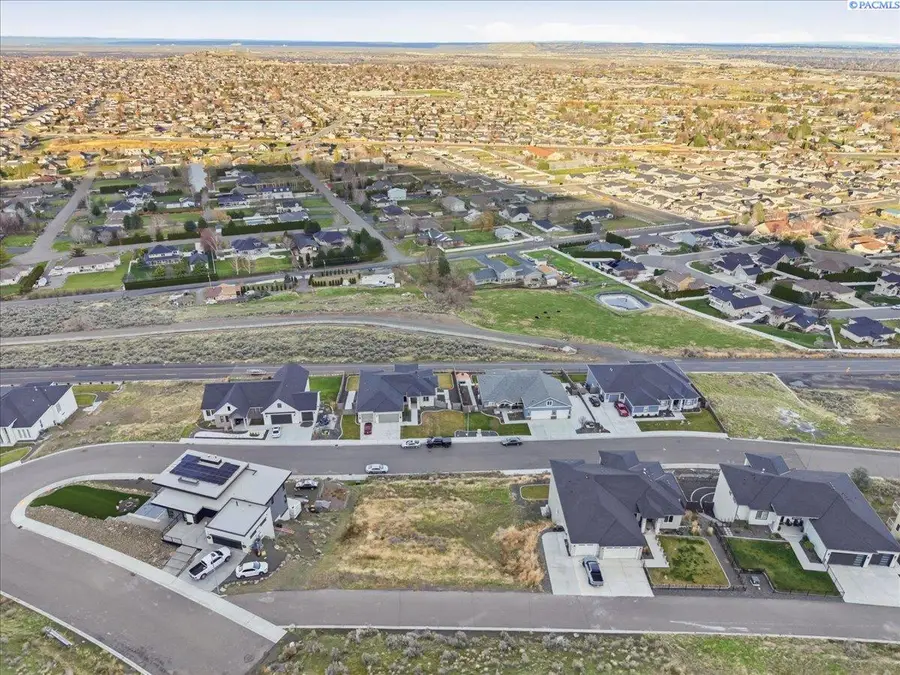 5511 Hershey Lane, West Richland, WA 99353 - Image #2