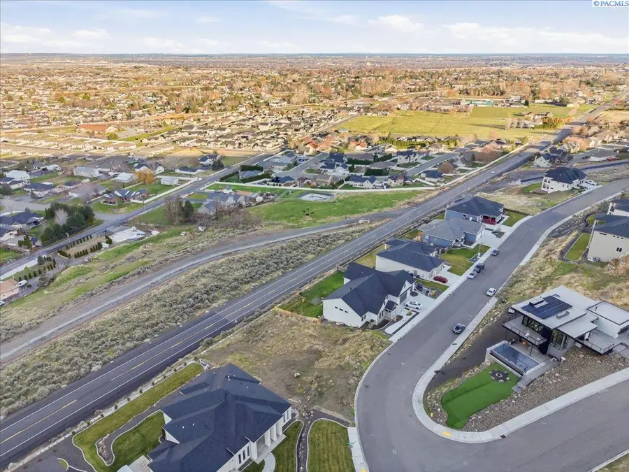 5530 Hershey Lane, West Richland, WA 99353 - Image #2