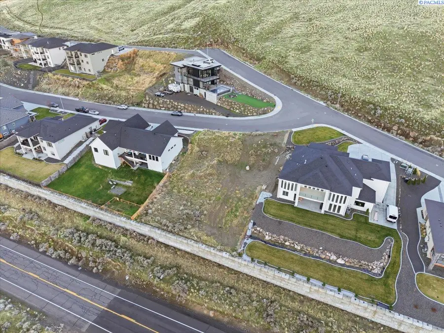 5530 Hershey Lane, West Richland, WA 99353 - Image #3