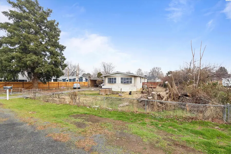 421 S Harrison Street, Kennewick, WA 99336 - Image #2
