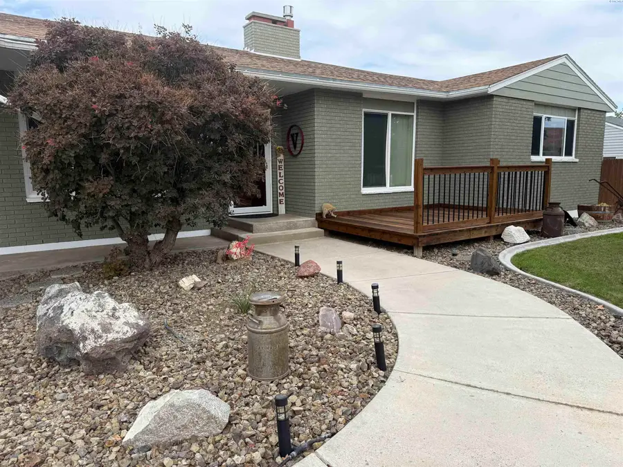 1930 Benson Ave, Prosser, WA 99350 - Image #3