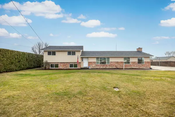 790 Bonnieview Road, Grandview, WA 98930