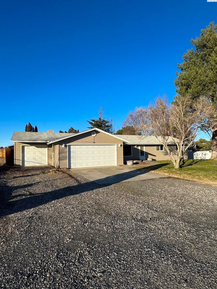 221 E 36th Pl, Kennewick, WA 99337 - Image #3