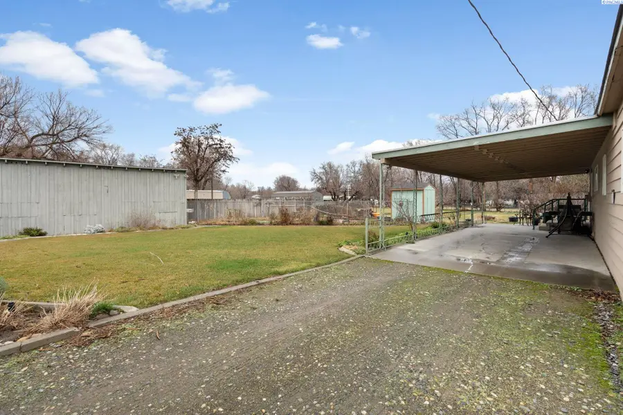 302/304 6th, Benton City, WA 99320 - Image #2