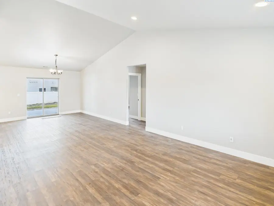 1538 W 33 Ct, Kennewick, WA 99337 - Image #3