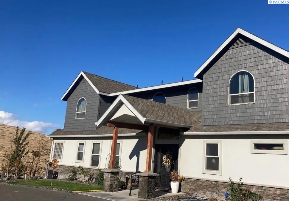 851 Bombing Range Road, West Richland, WA 99353-7778 - Image #1