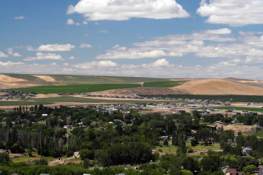 2560 Falconcrest Loop, Richland, WA 99352 - Image #2