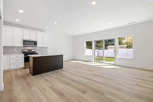 1163 S Underwood Pl, Kennewick, WA 99337