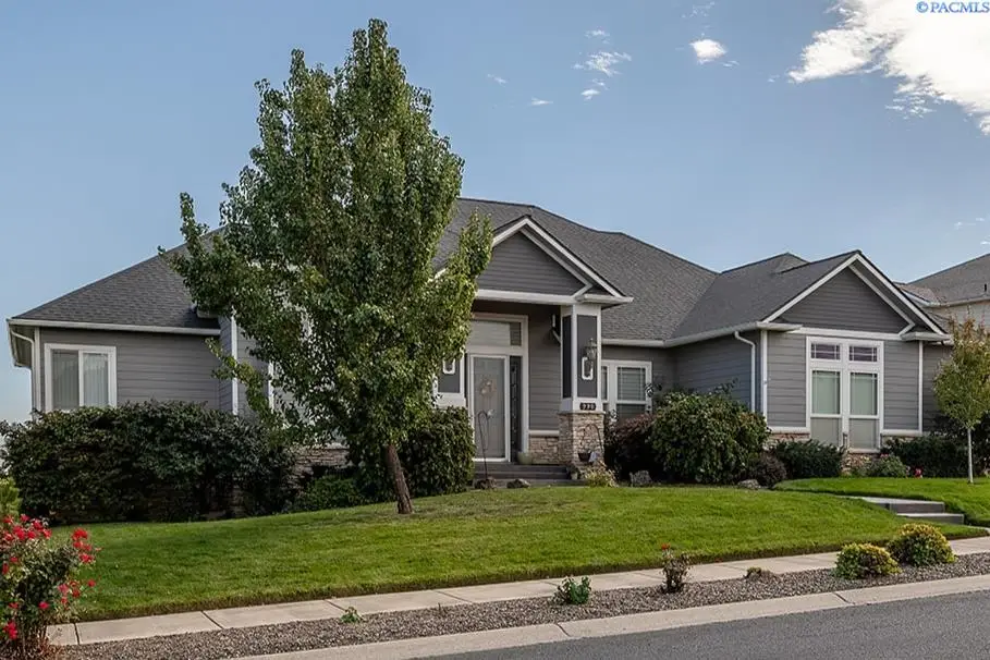 990 SW Itani Dr, Pullman, WA 99163 - Image #1