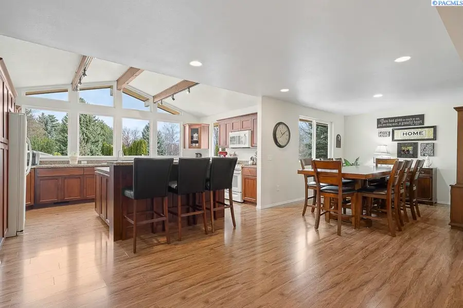 940 SE Glen Echo Rd, Pullman, WA 99163 - Image #2