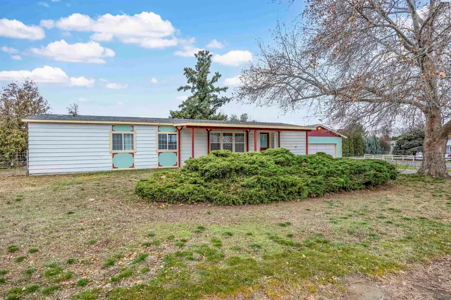 22003 E Sandstone Drive, Benton City, WA 99320 - #2