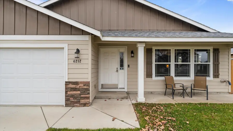 4212 Des Moines Ln, Pasco, WA 99301 - #3
