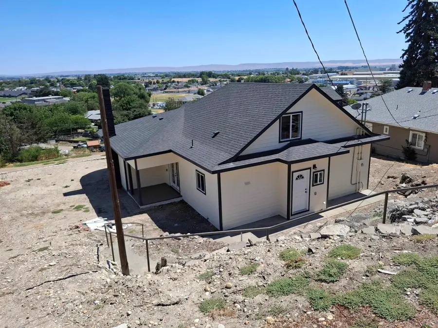 805 Crescent Ave, Sunnyside, WA 98944 - Image #3