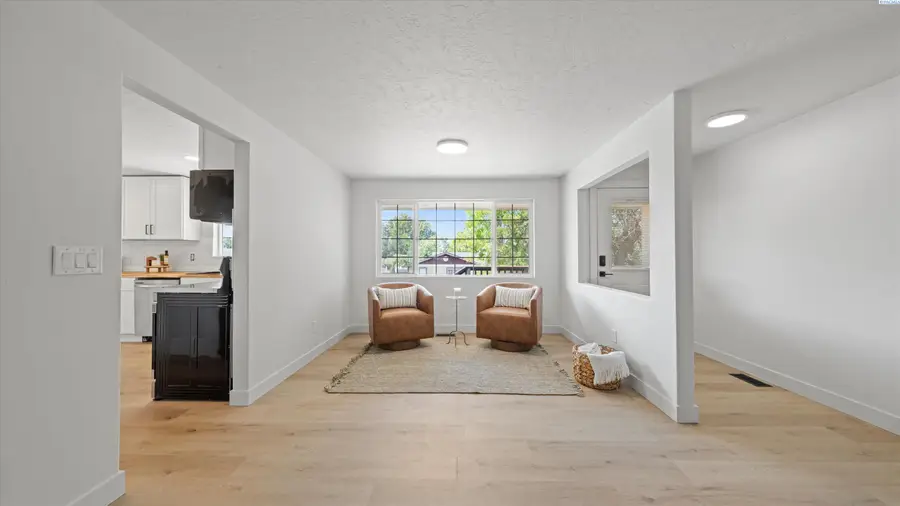 1106 Claire St, Prosser, WA 99350 - Image #2