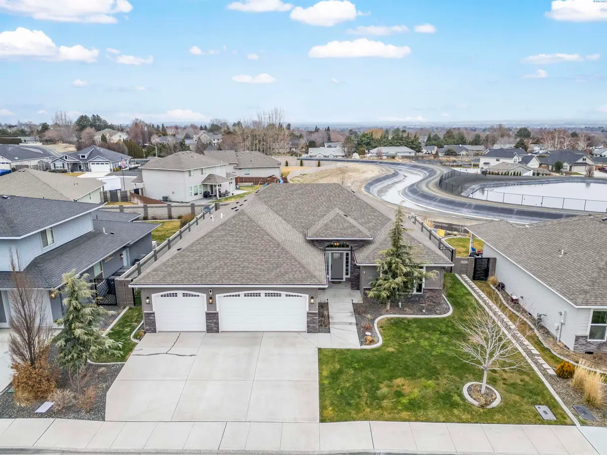 2604 W 44th Place, Kennewick, WA 99337 - Image #1