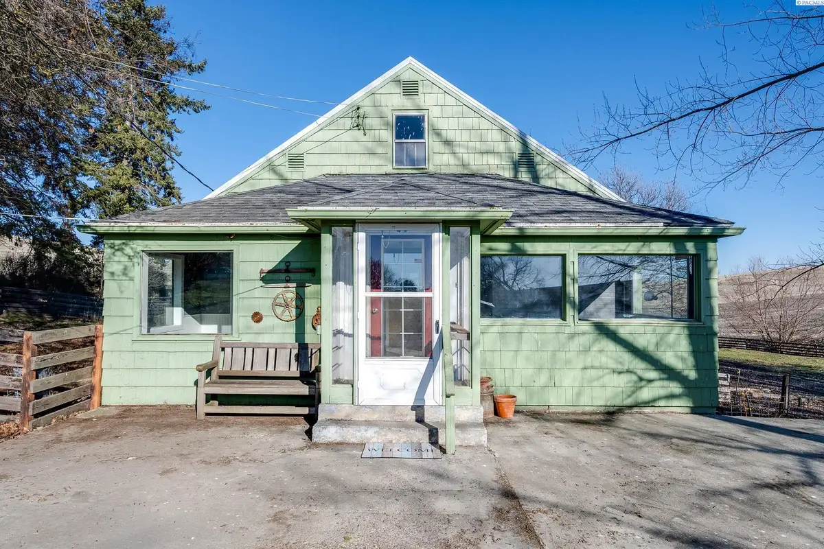 952 Carothers Rd, Pullman, WA 99163-9681 - Image #1