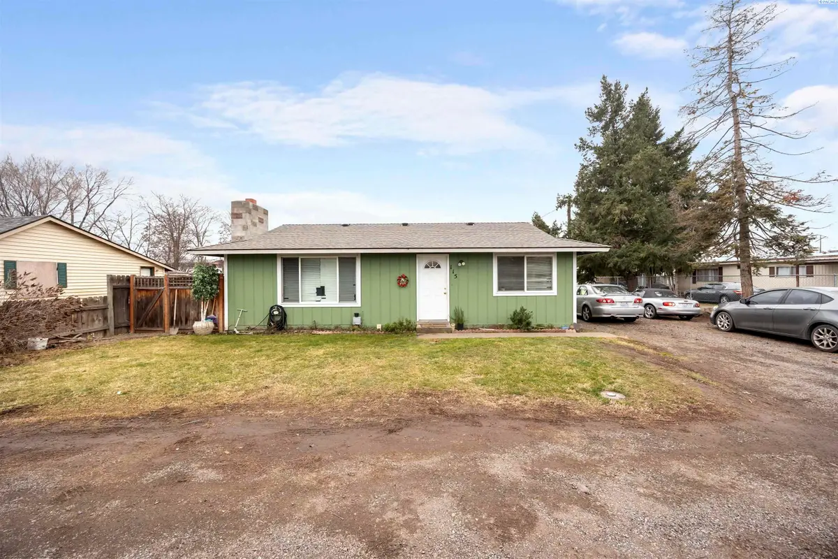 115 E D Street, Wapato, WA 98951 - #1