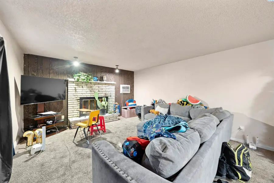 115 E D Street, Wapato, WA 98951 - #3