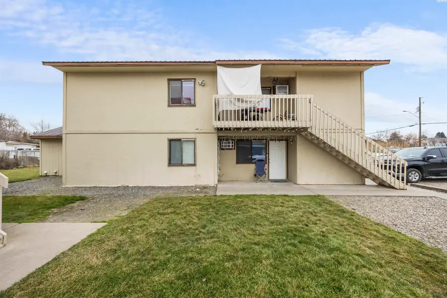 313 E 3rd Street, Granger, WA 98932 - #2