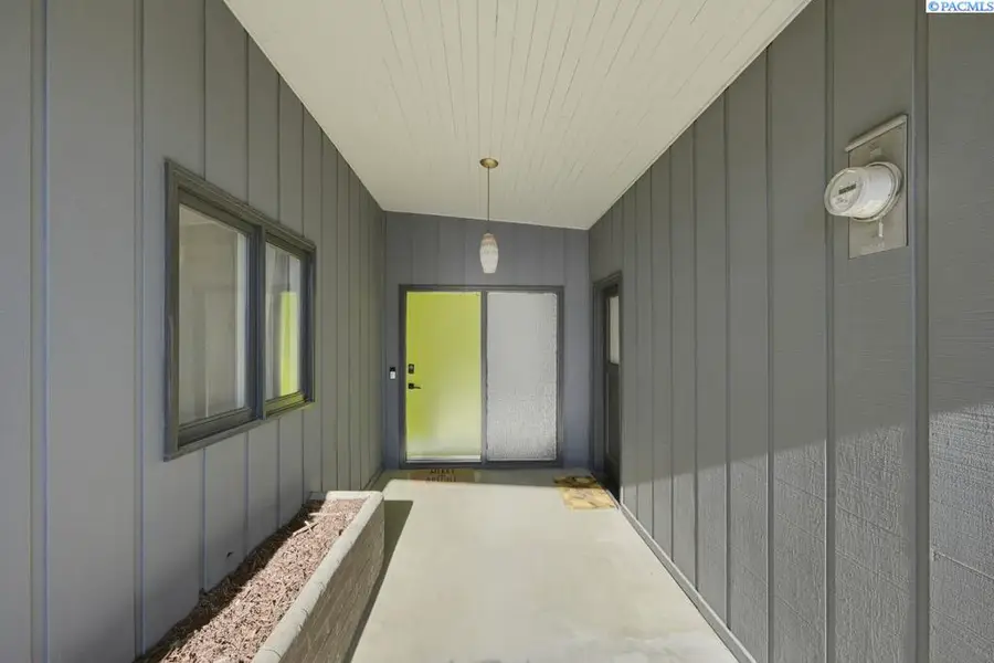 810 SW Alcora Dr, Pullman, WA 99163 - Image #2