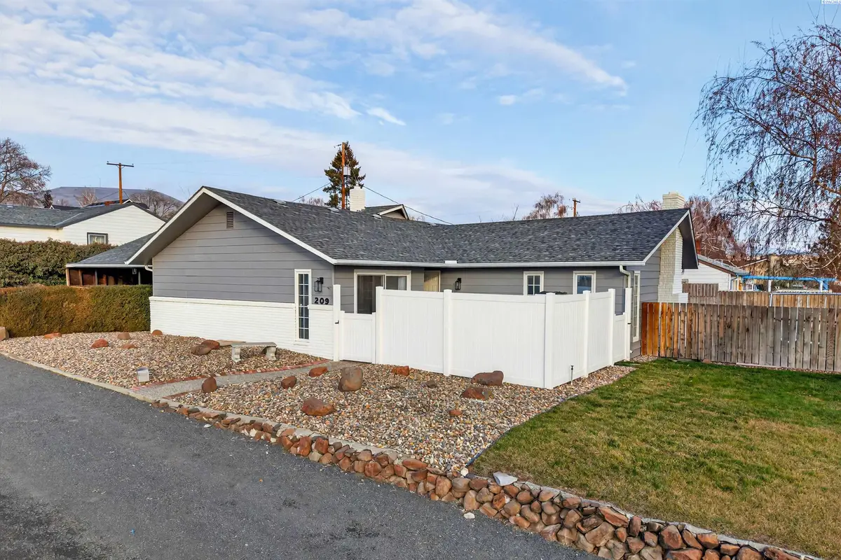 209 S Ridgeway, Yakima, WA 98901 - Image #1