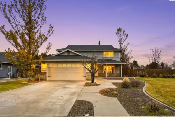 5102 Blue Heron Blvd, West Richland, WA 99353