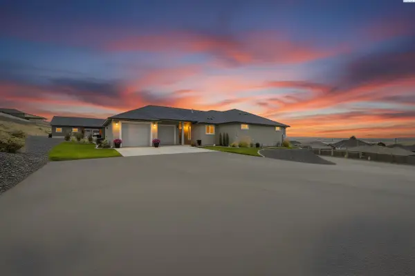 6657 Caspian Pl, West Richland, WA 99353