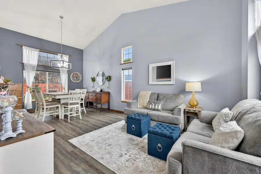 3318 S Conway Dr, Kennewick, WA 99337 - Image #3