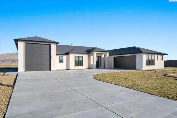 8102 Harvest Ridge Lp, Kennewick, WA 99338