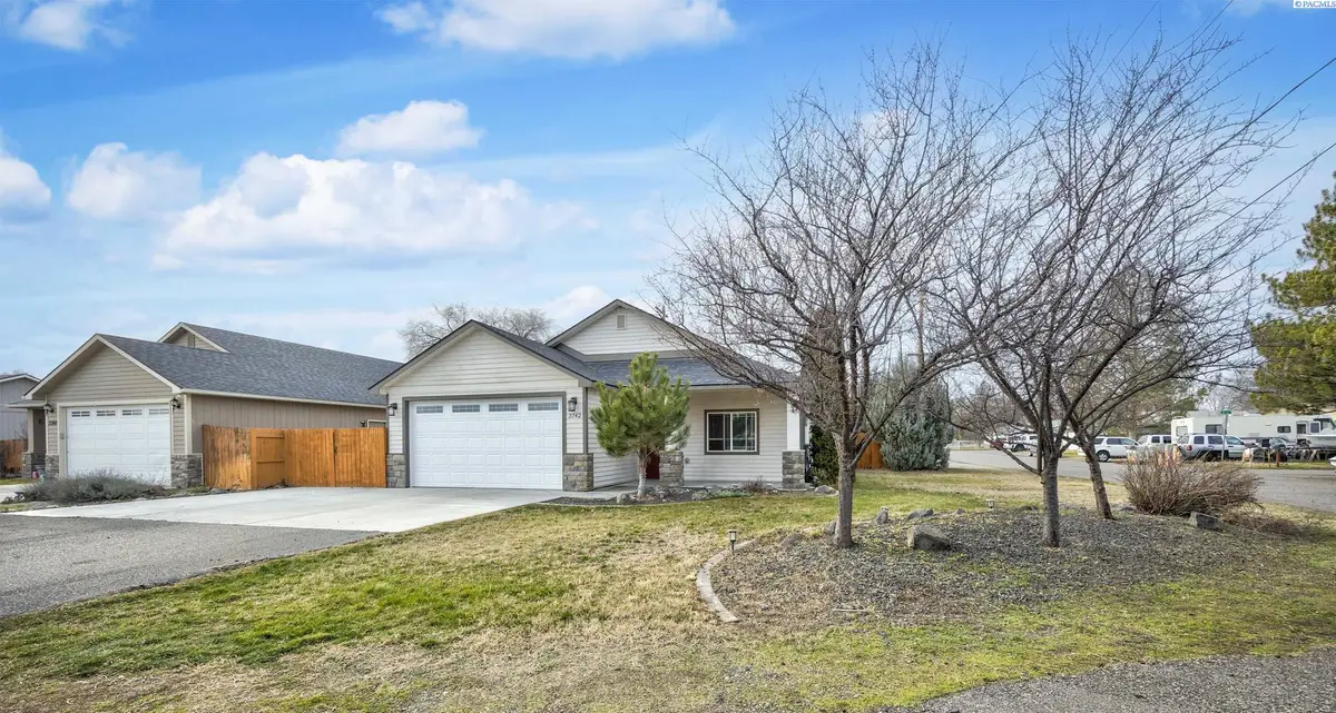 3742 Grant Loop, West Richland, WA 99353 - Image #1