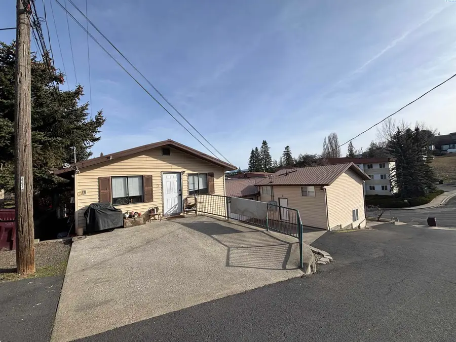 150 NW Larry, Pullman, WA 99163 - Image #2