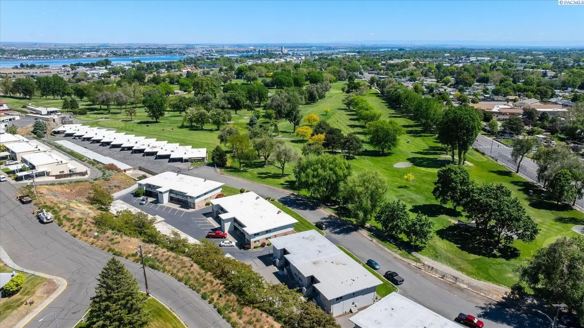 99 N Waverly Pl, Kennewick, WA 99336 - Image #1