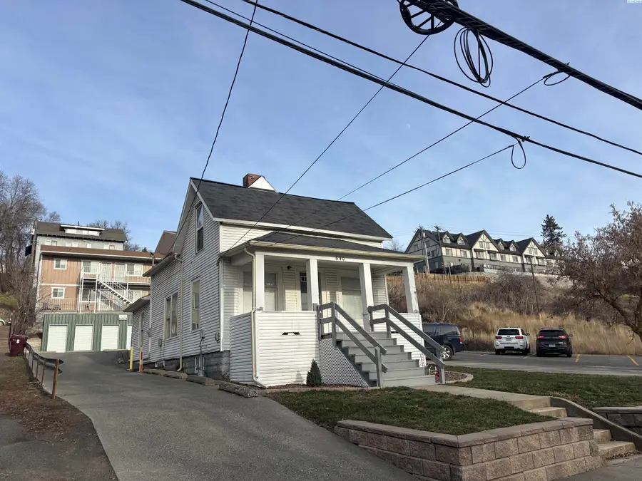 631 NE Oak, Pullman, WA 99163 - #3