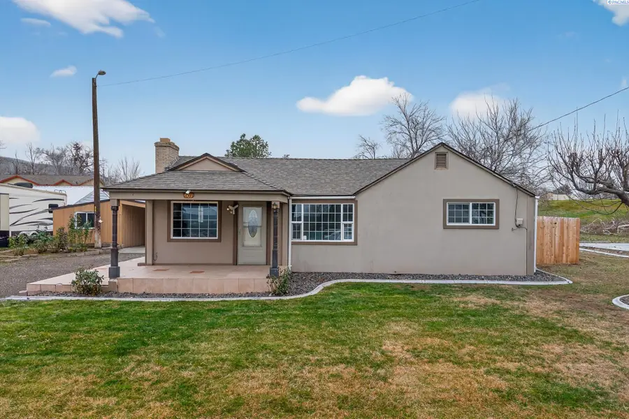 901 13th Street, Benton City, WA 99320 - #2