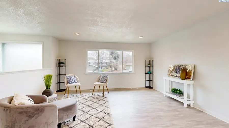 4611 Mallard Court, West Richland, WA 99353 - #3