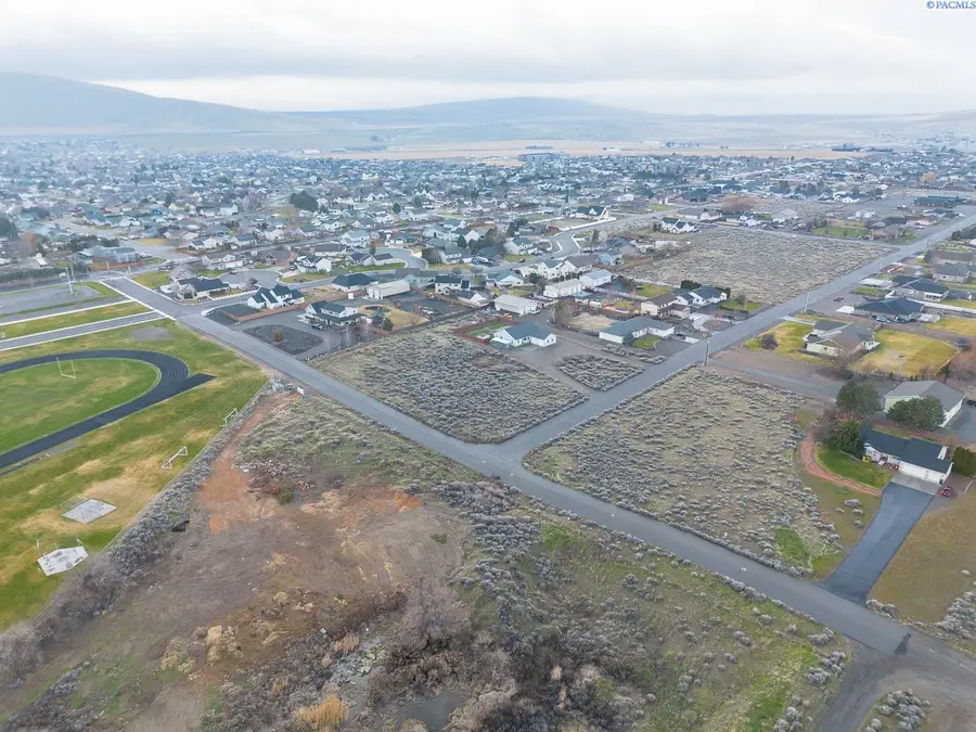 5413 Norma Street, West Richland, WA 99353 - #3