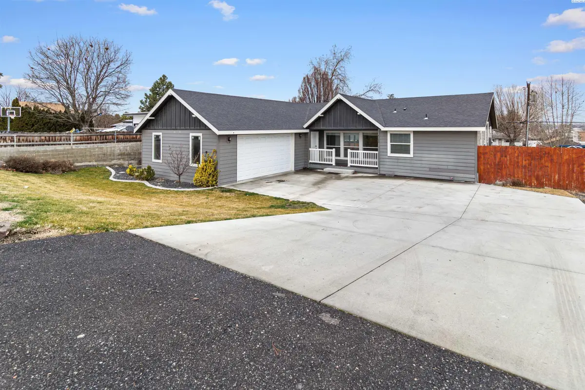 7100 W Yellowstone Avenue, Kennewick, WA 99336 - Image #1
