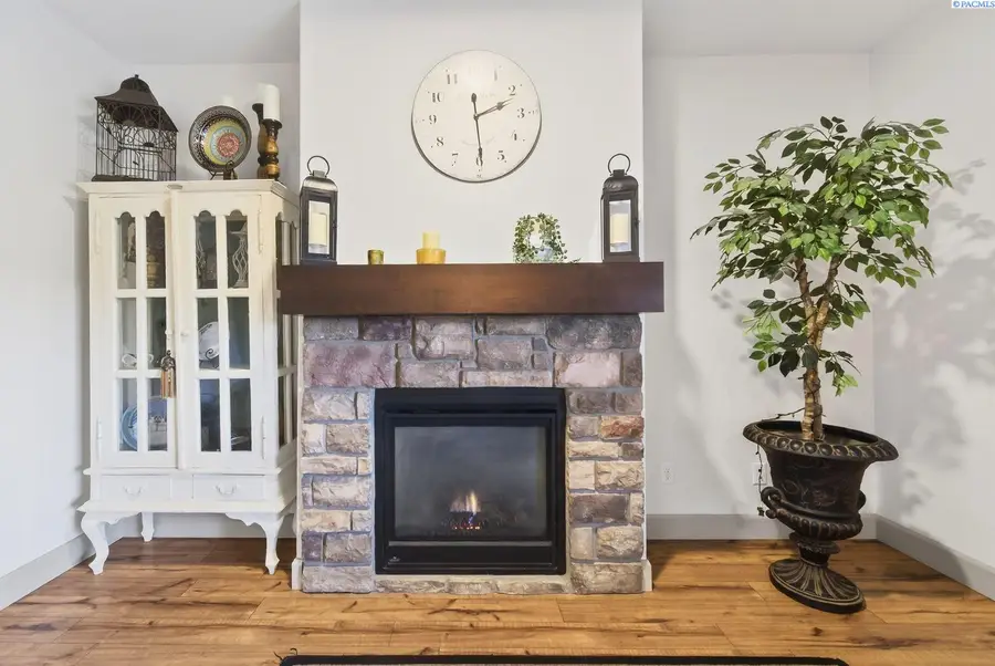 9712 Kokanee Dr, Pasco, WA 99301 - Image #3