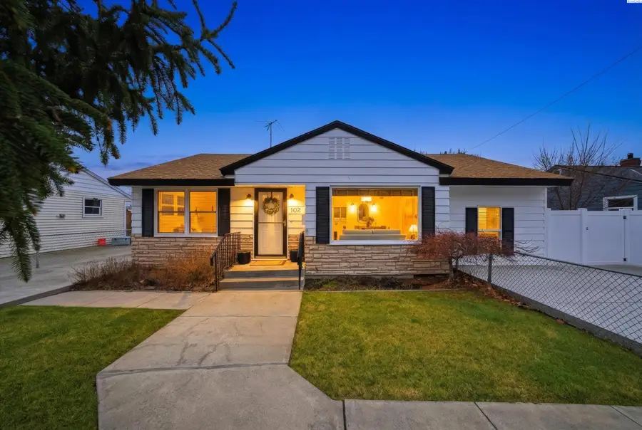 102 S Rainier St, Kennewick, WA 99336-3236 - Image #2