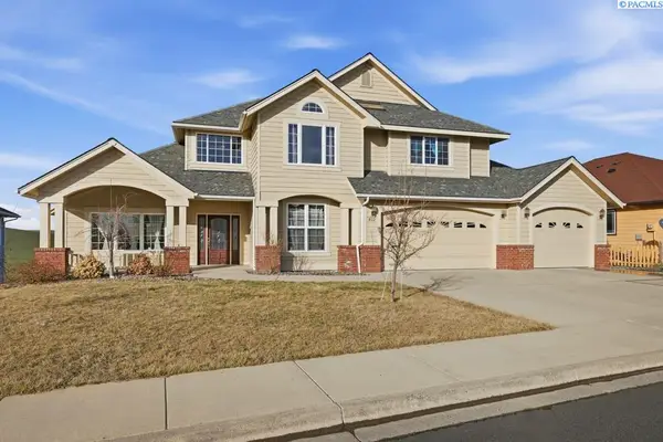 820 NW Palouse View Ct, Pullman, WA 99163