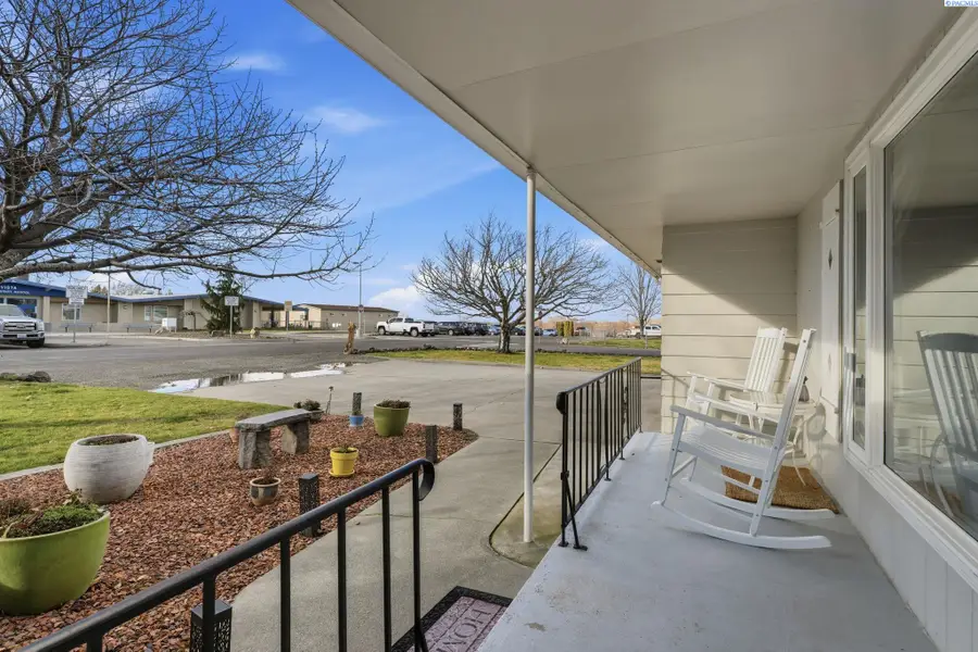 1610 N Young, Kennewick, WA 99336 - #2