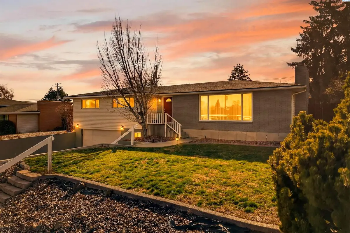 1811 W 11th Ave, Kennewick, WA 99336 - #1