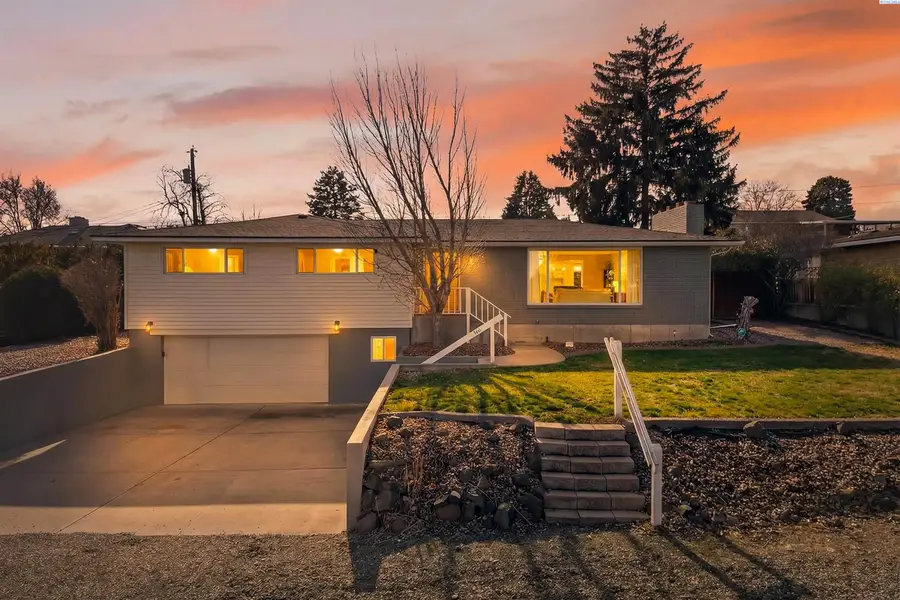 1811 W 11th Ave, Kennewick, WA 99336 - #2