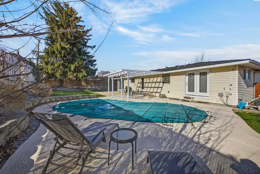 1811 W 11th Ave, Kennewick, WA 99336 - #3