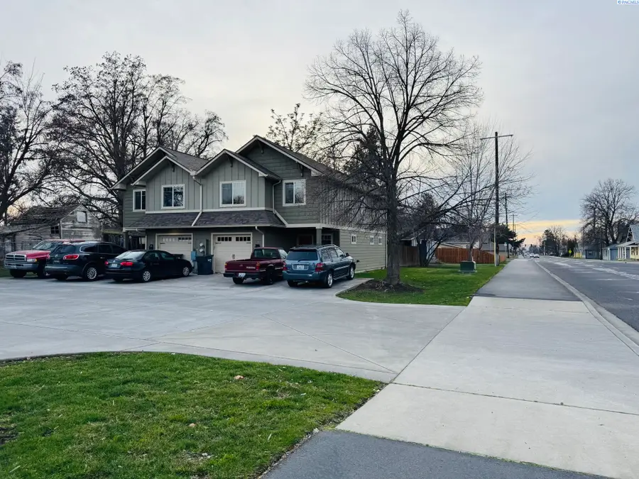 218 E Whitman Dr, College Place, WA 99324 - #2