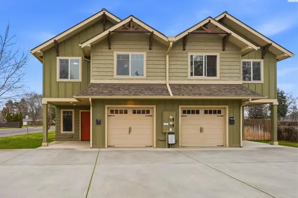 226 E Whitman Dr, College Place, WA 99324